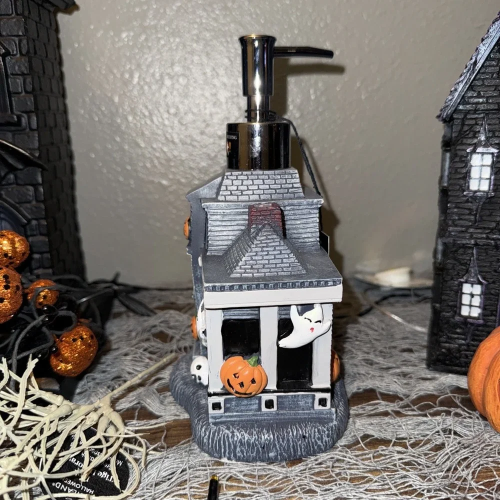 Halloween Haunted House Soap Dispenser Flying Ghost Pumpkins New Spooky Seasonal